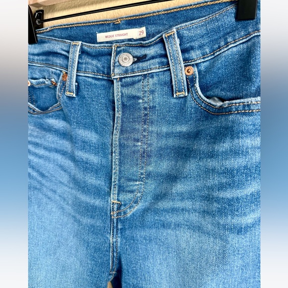 Levi’s Women’s Wedgie Straight Fit Jeans Medium Blue Wash Fallstar - Picture 11 of 14
